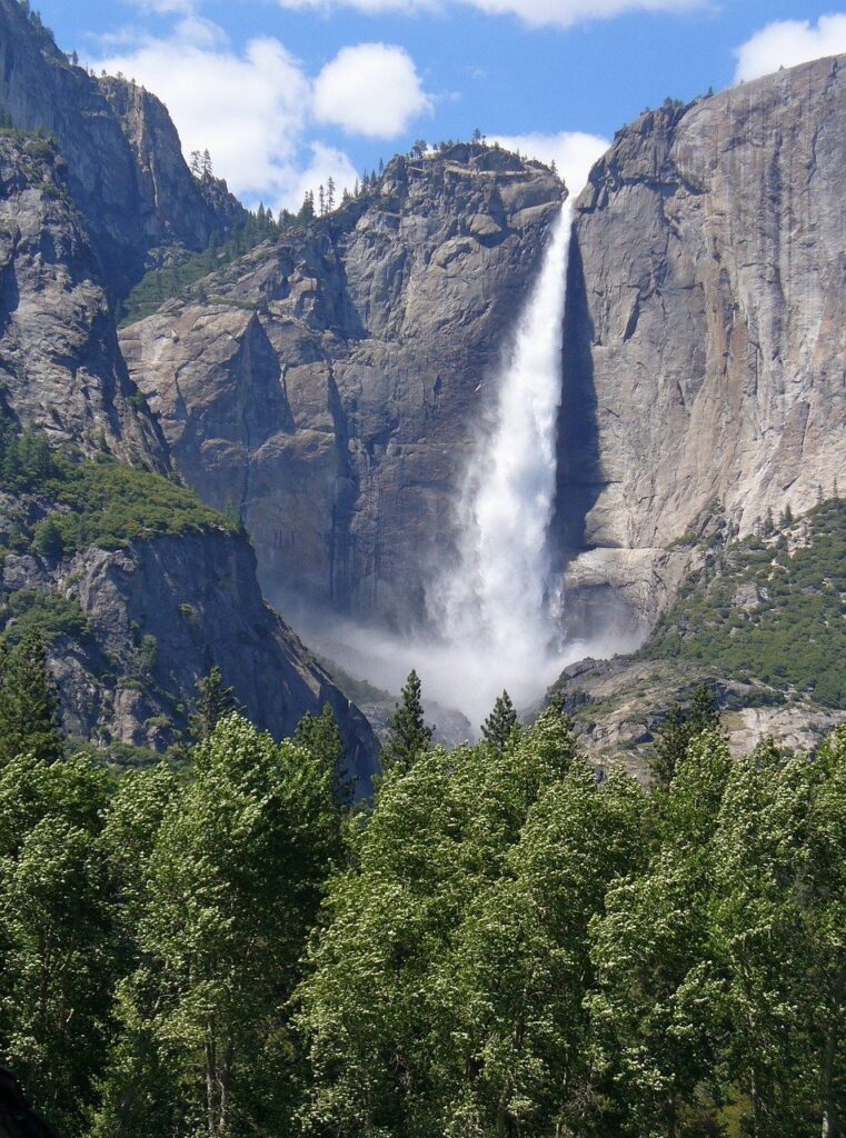 waterfall, mountains, trees-984540.jpg